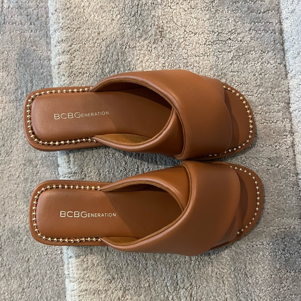 BCBGeneration Tabby Slide
Sandal